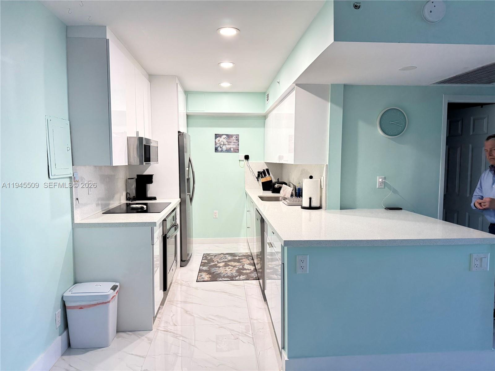 WAVE CONDO - Residential