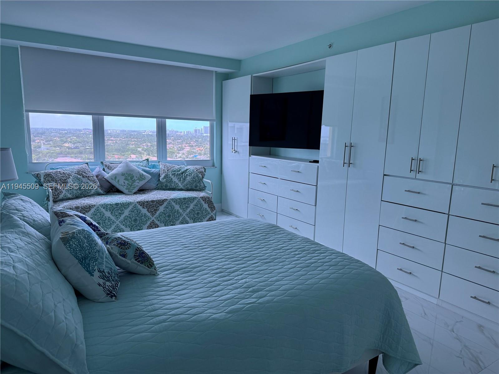 WAVE CONDO - Residential