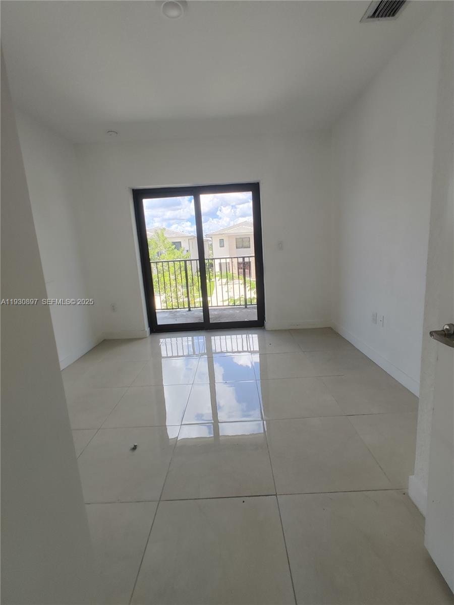 AURORA - Residential Lease