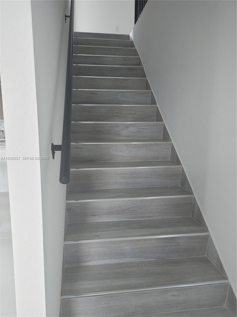 AURORA - Residential Lease