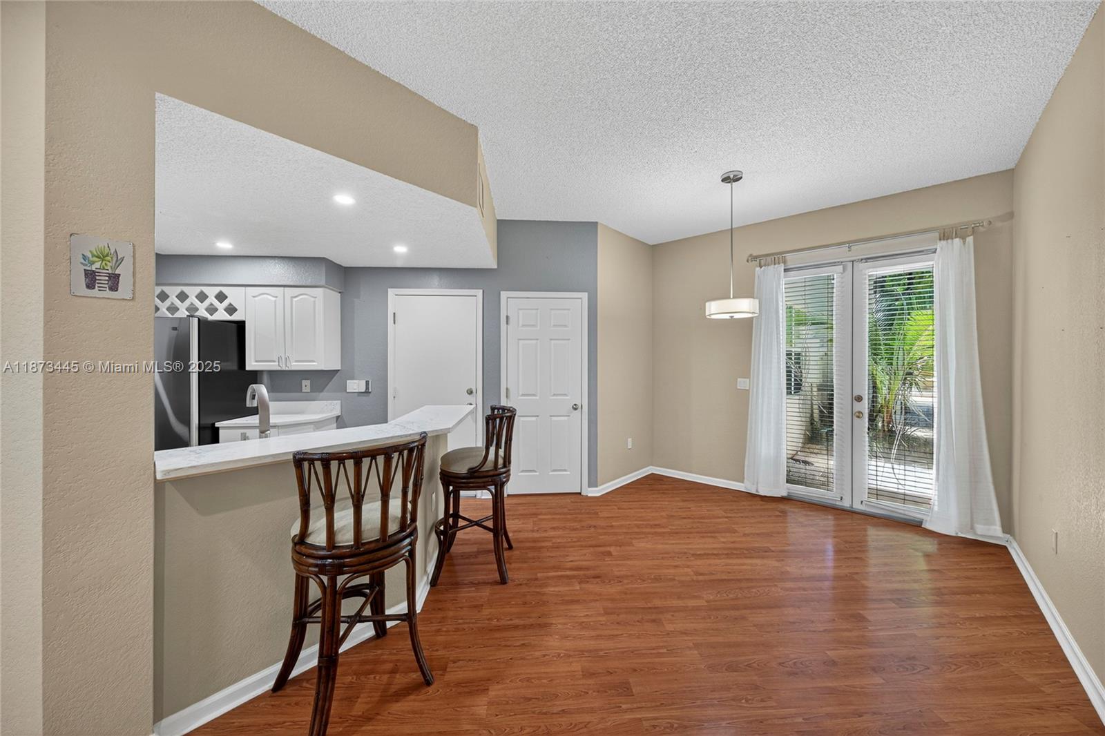 OCEAN WALK VILLAS CONDO - Residential