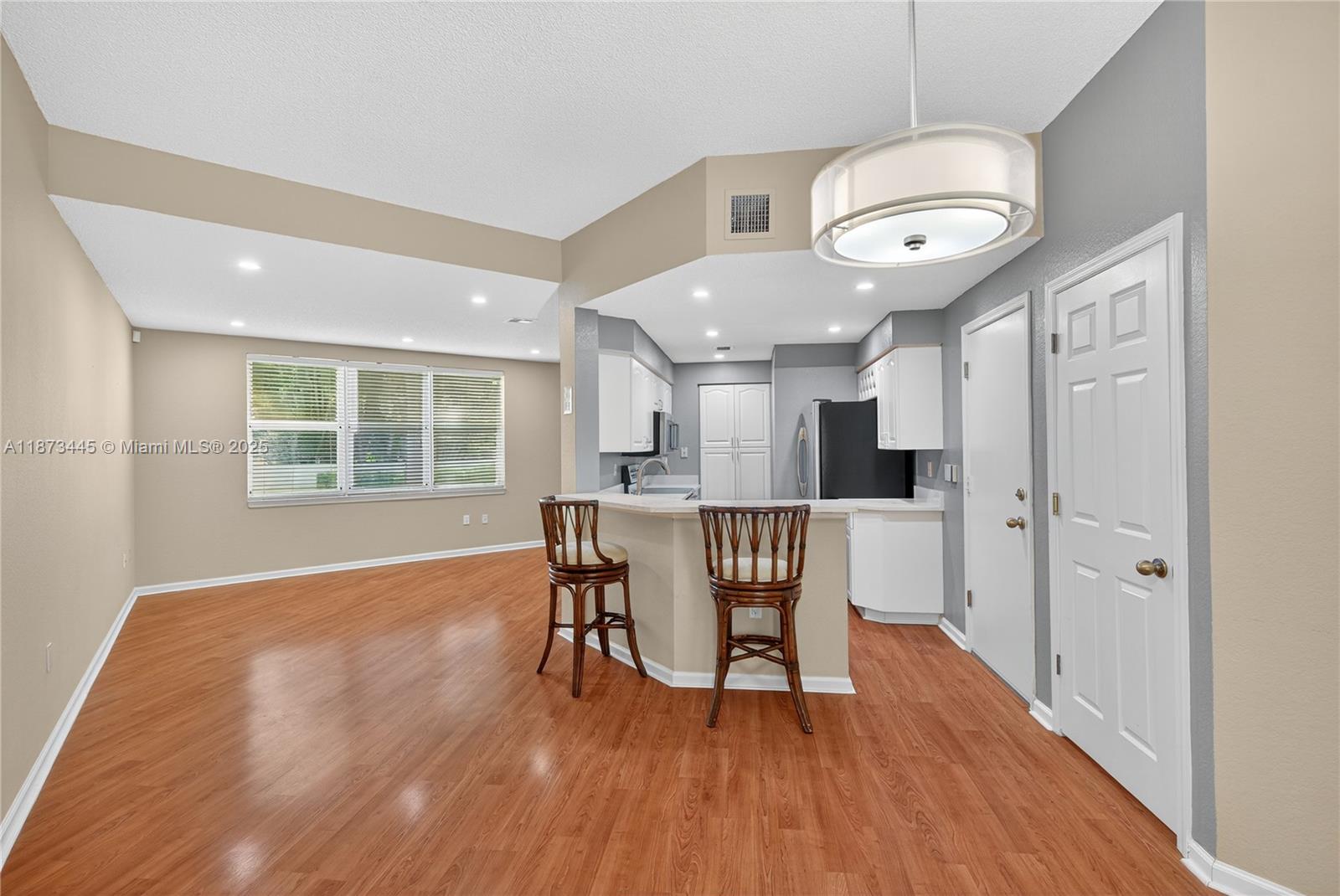 OCEAN WALK VILLAS CONDO - Residential