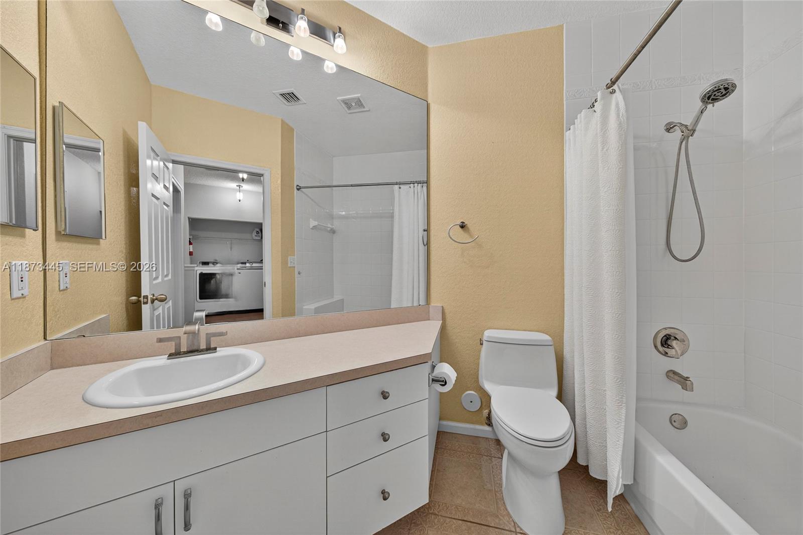 OCEAN WALK VILLAS CONDO - Residential