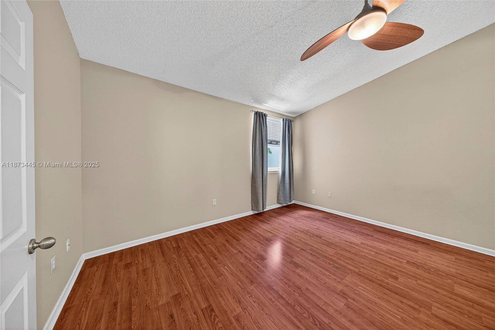 OCEAN WALK VILLAS CONDO - Residential