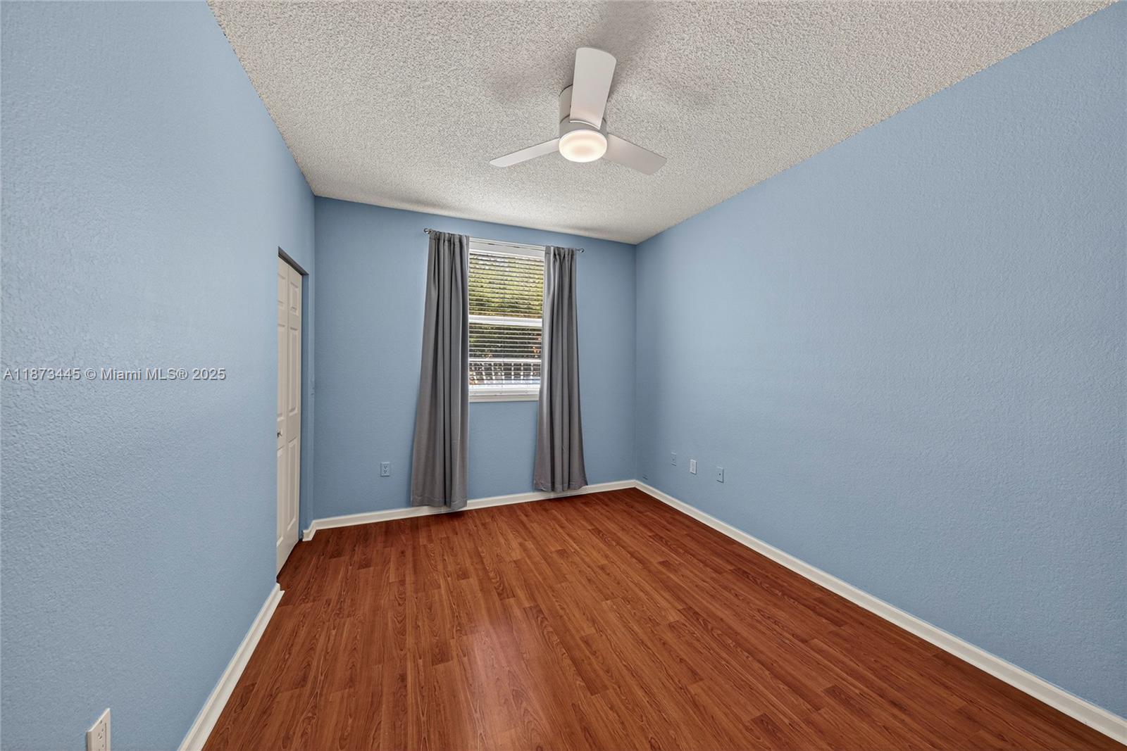 OCEAN WALK VILLAS CONDO - Residential