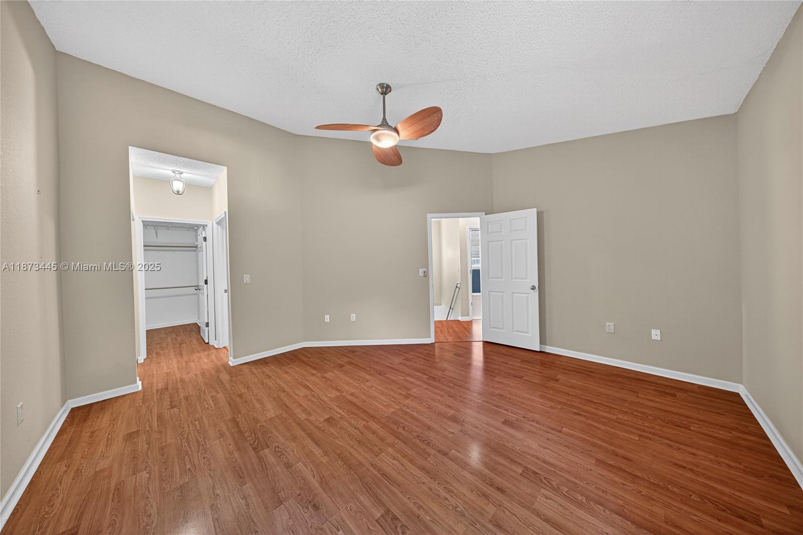 OCEAN WALK VILLAS CONDO - Residential