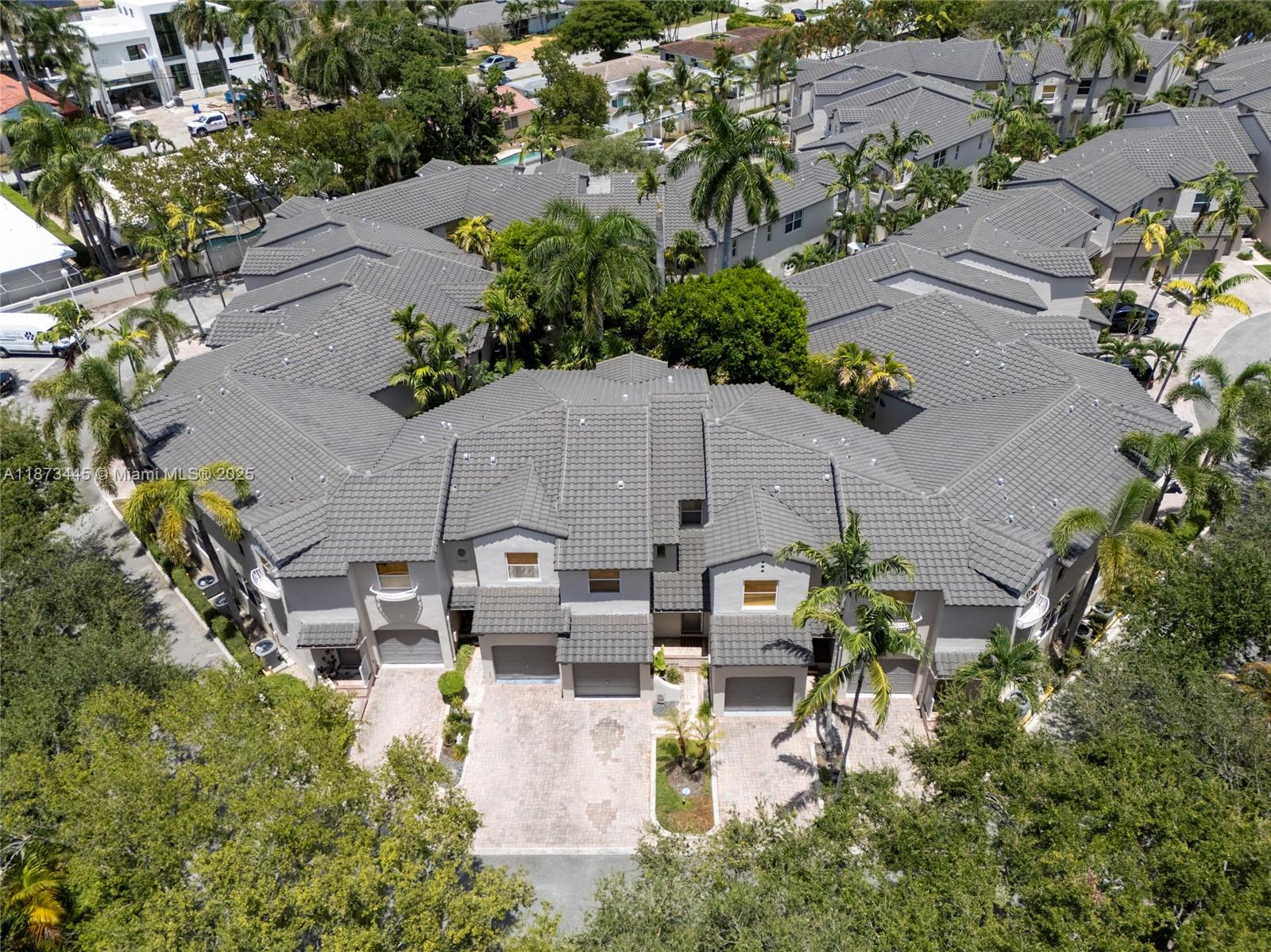 OCEAN WALK VILLAS CONDO - Residential