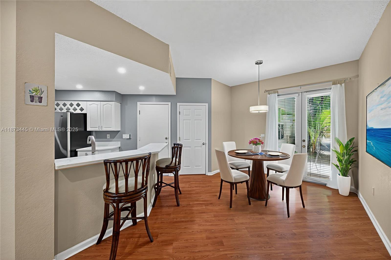 OCEAN WALK VILLAS CONDO - Residential