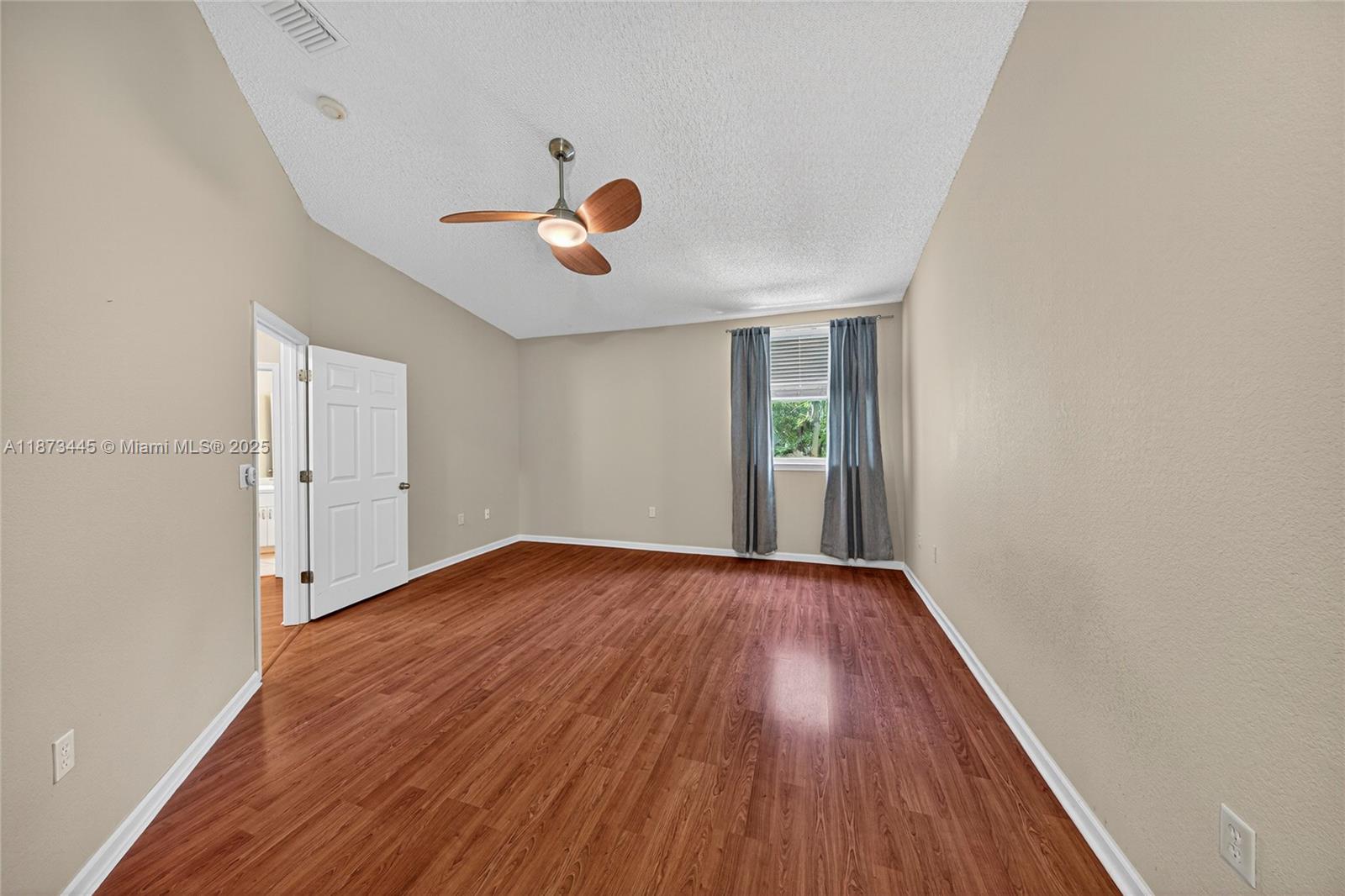 OCEAN WALK VILLAS CONDO - Residential