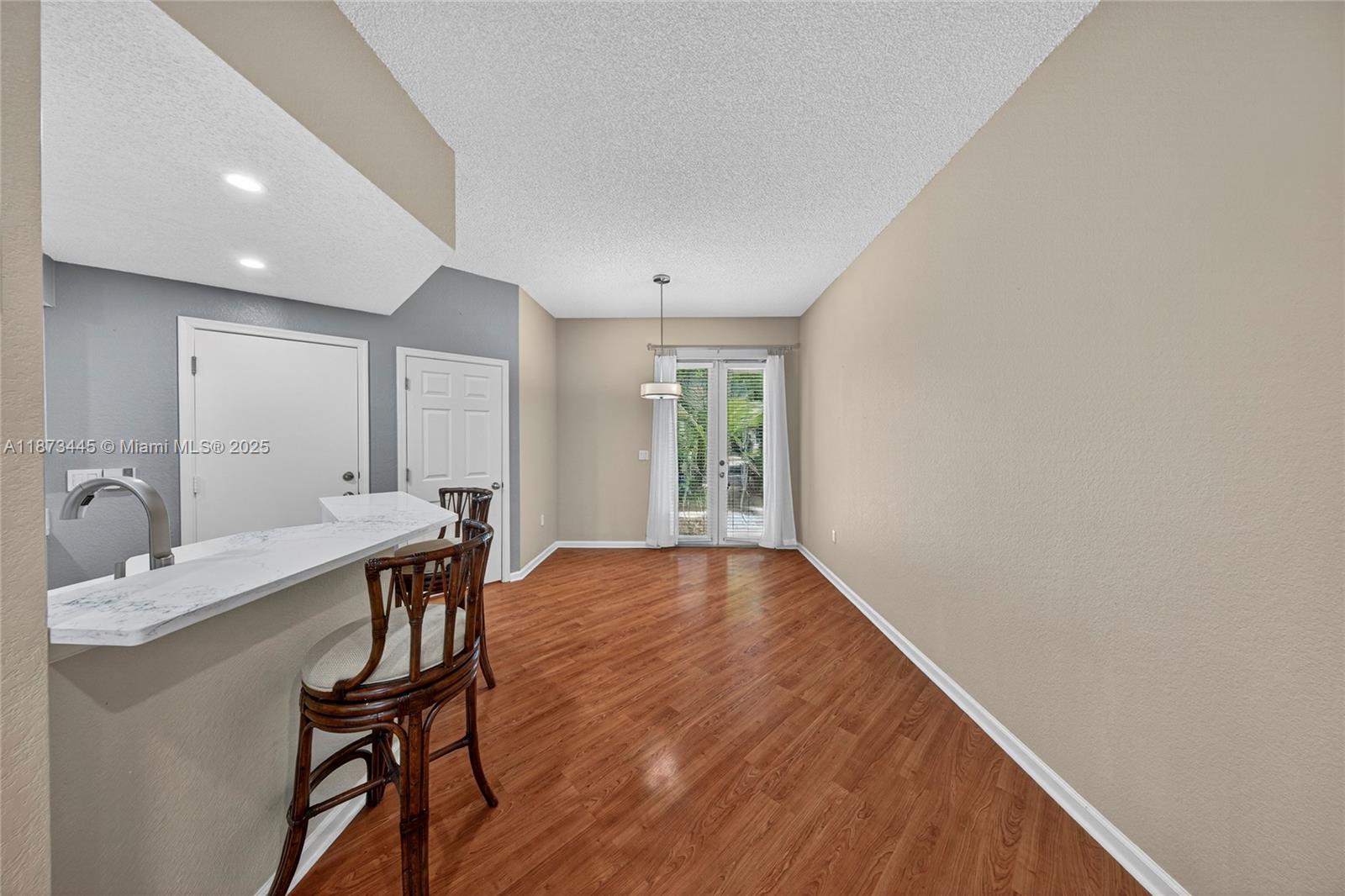 OCEAN WALK VILLAS CONDO - Residential