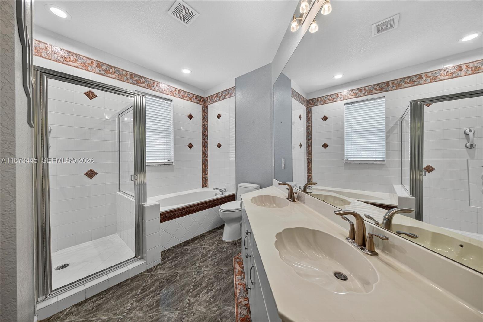 OCEAN WALK VILLAS CONDO - Residential