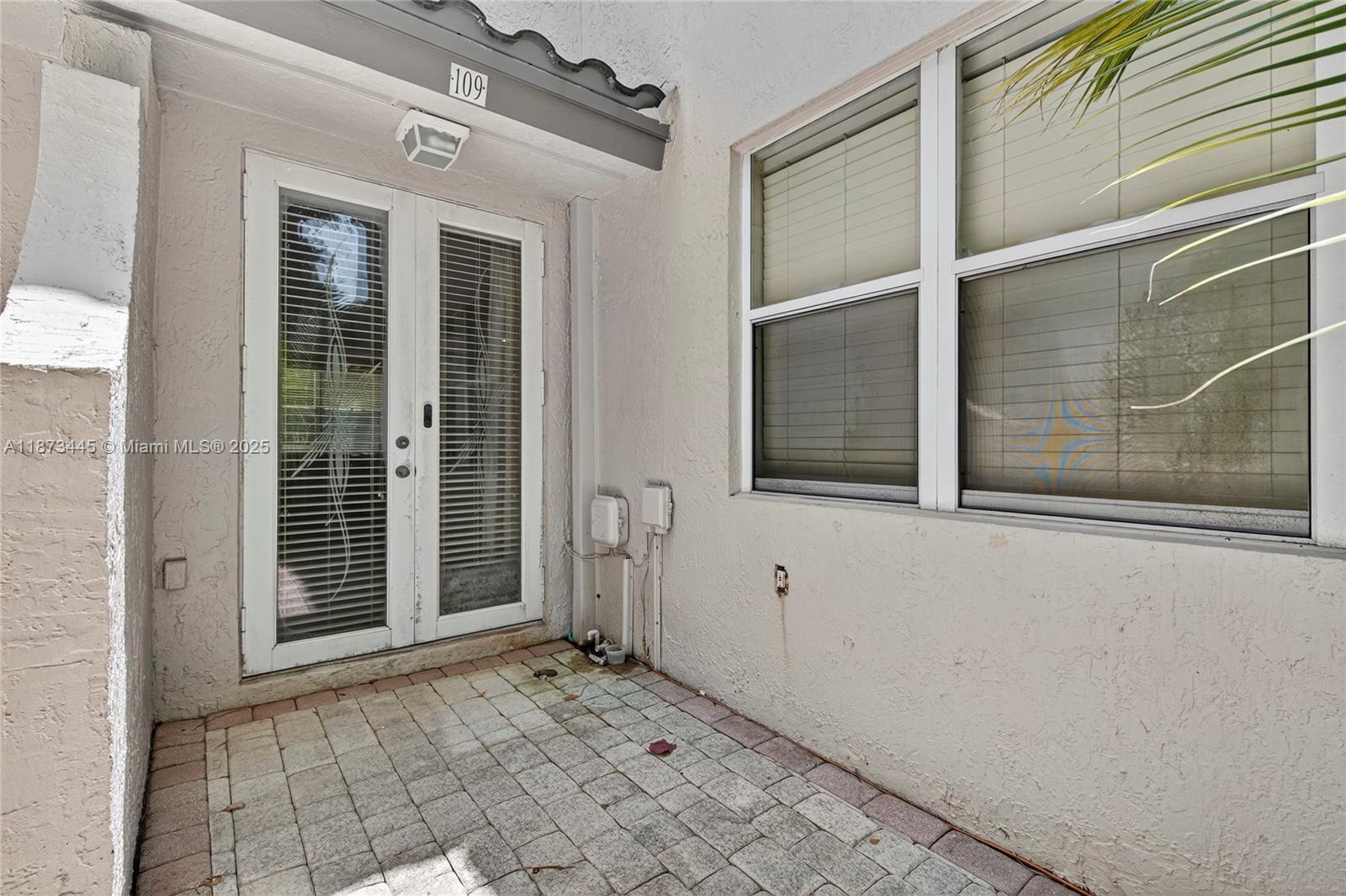 OCEAN WALK VILLAS CONDO - Residential