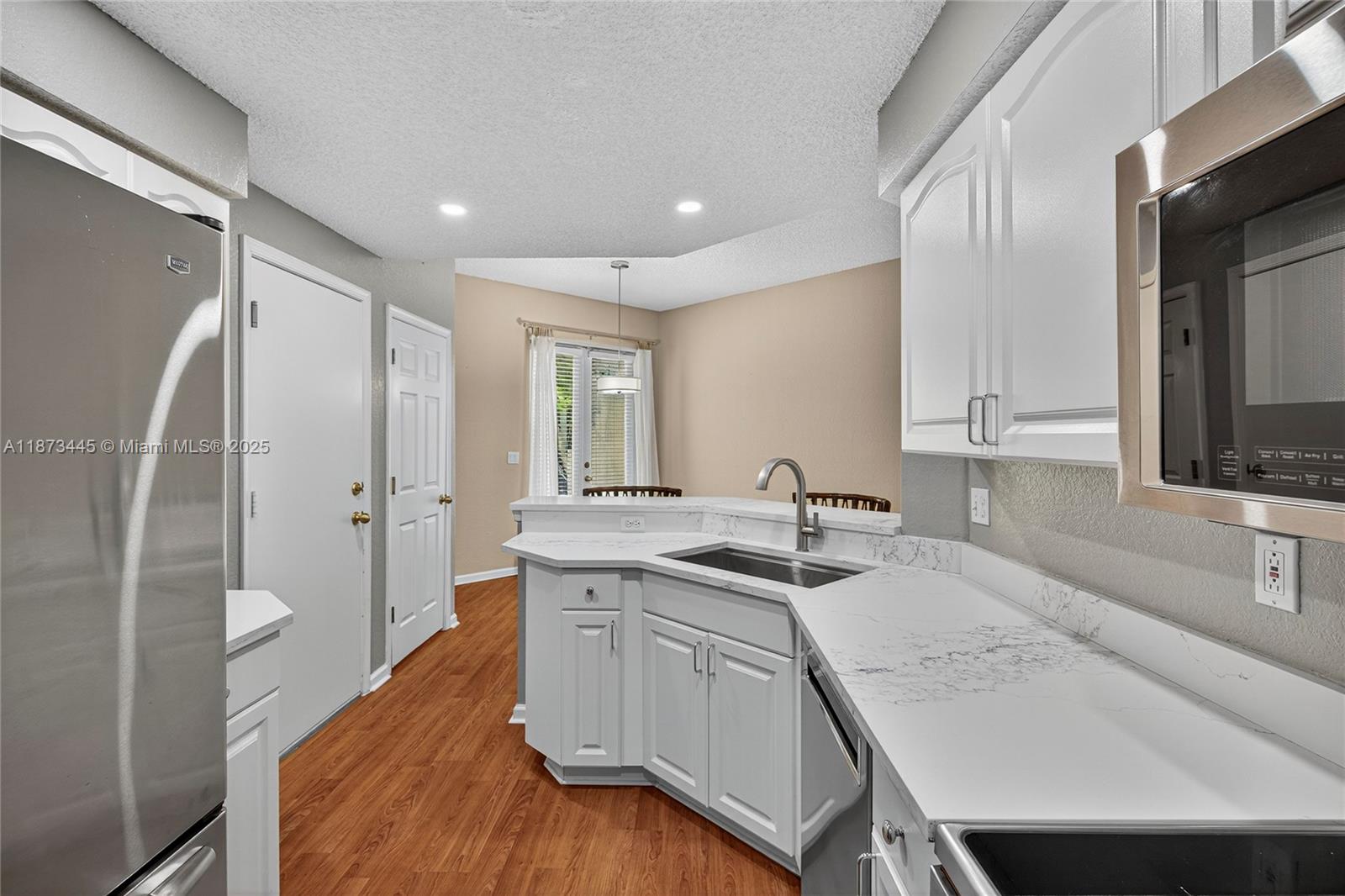 OCEAN WALK VILLAS CONDO - Residential