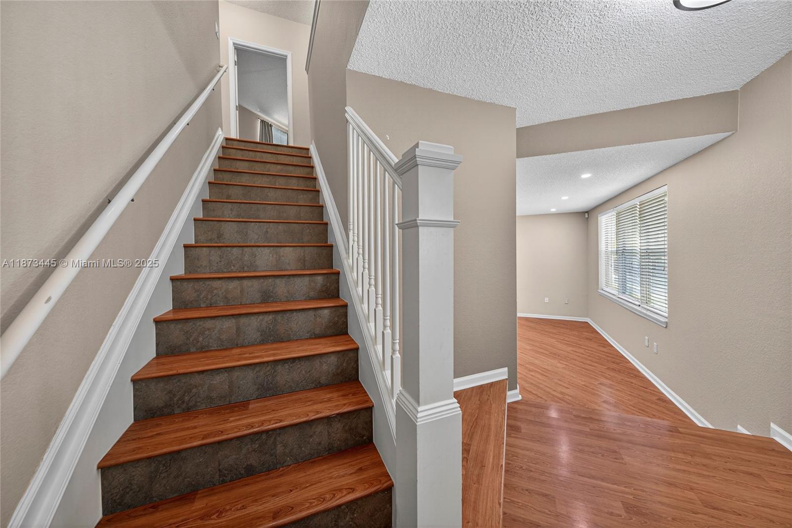 OCEAN WALK VILLAS CONDO - Residential