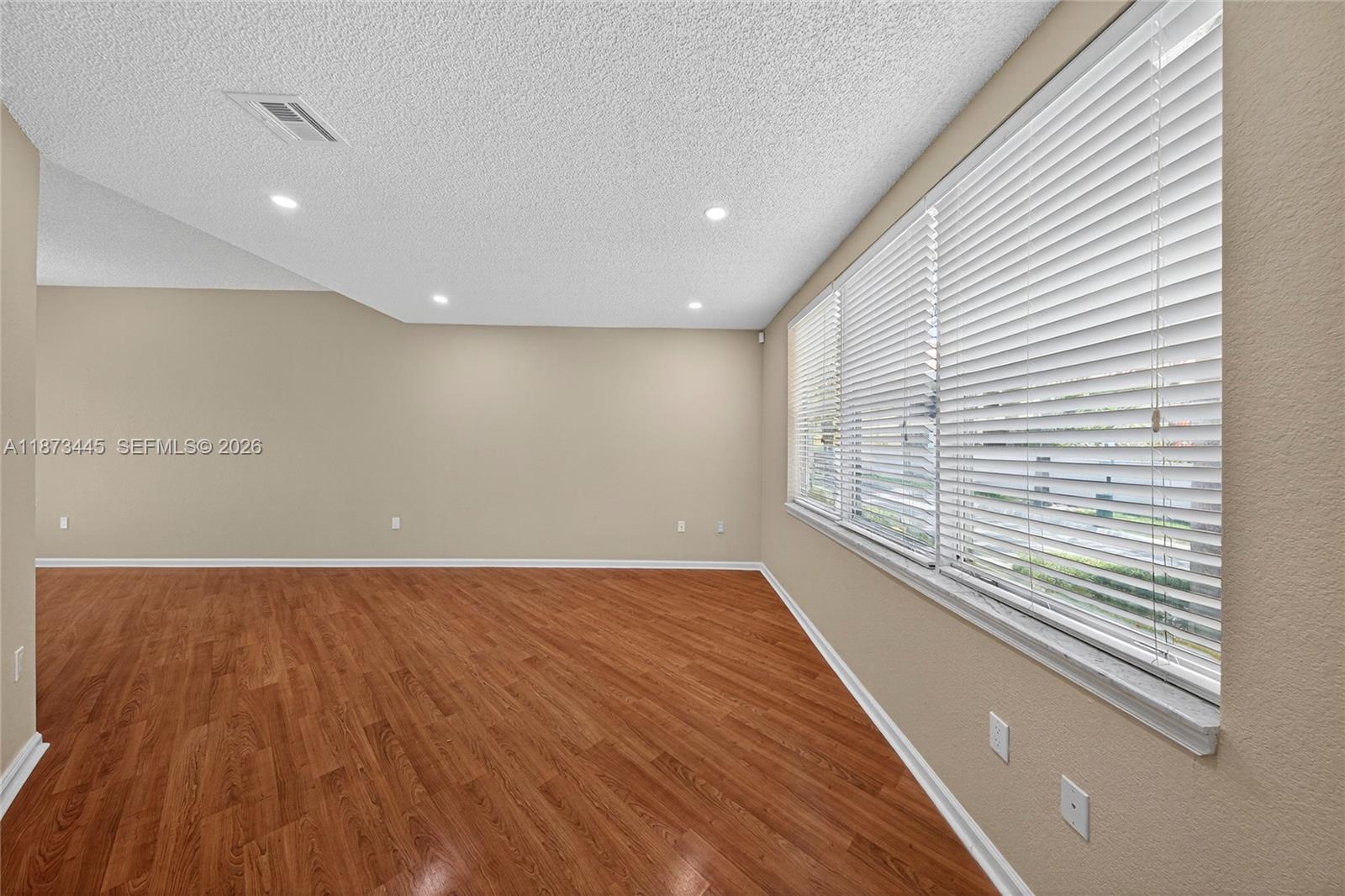 OCEAN WALK VILLAS CONDO - Residential