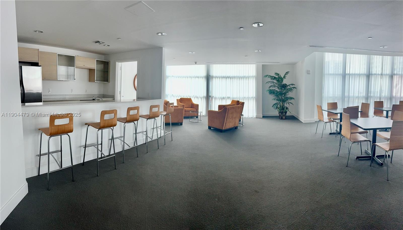 CITY 24 CONDO - Residential