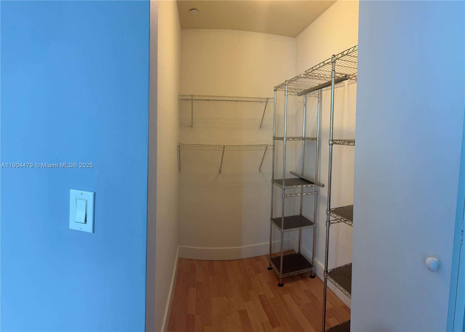 CITY 24 CONDO - Residential