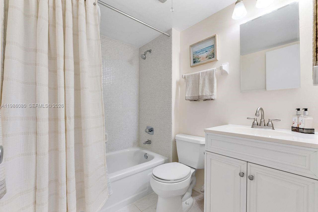 ROYAL PARK CONDO - Residential