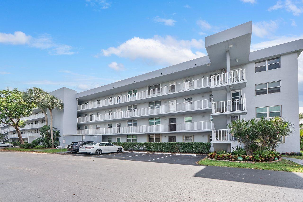 ROYAL PARK CONDO - Residential