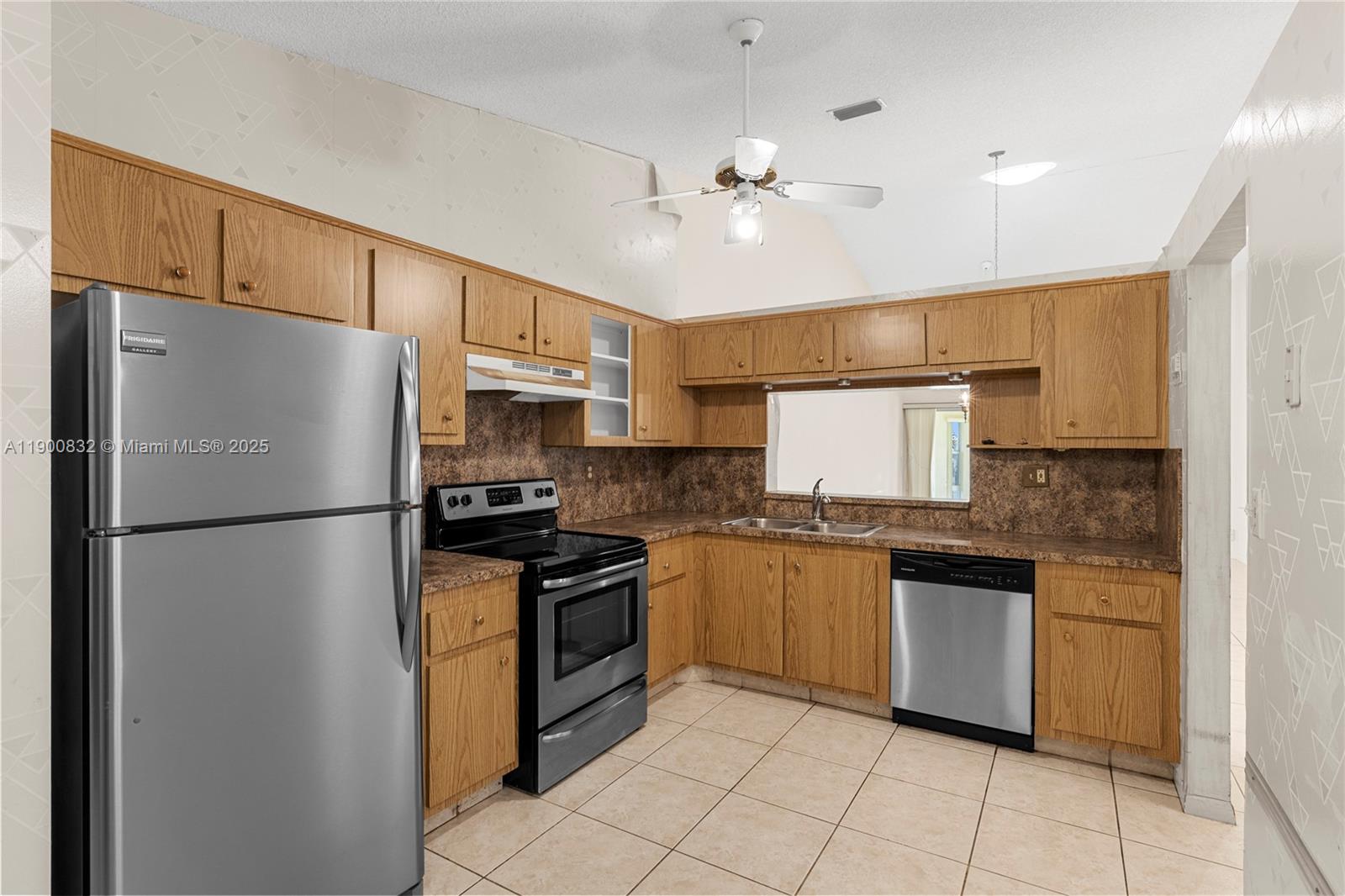 View photos, virtual tours, details... 6050 NW 92nd Ave