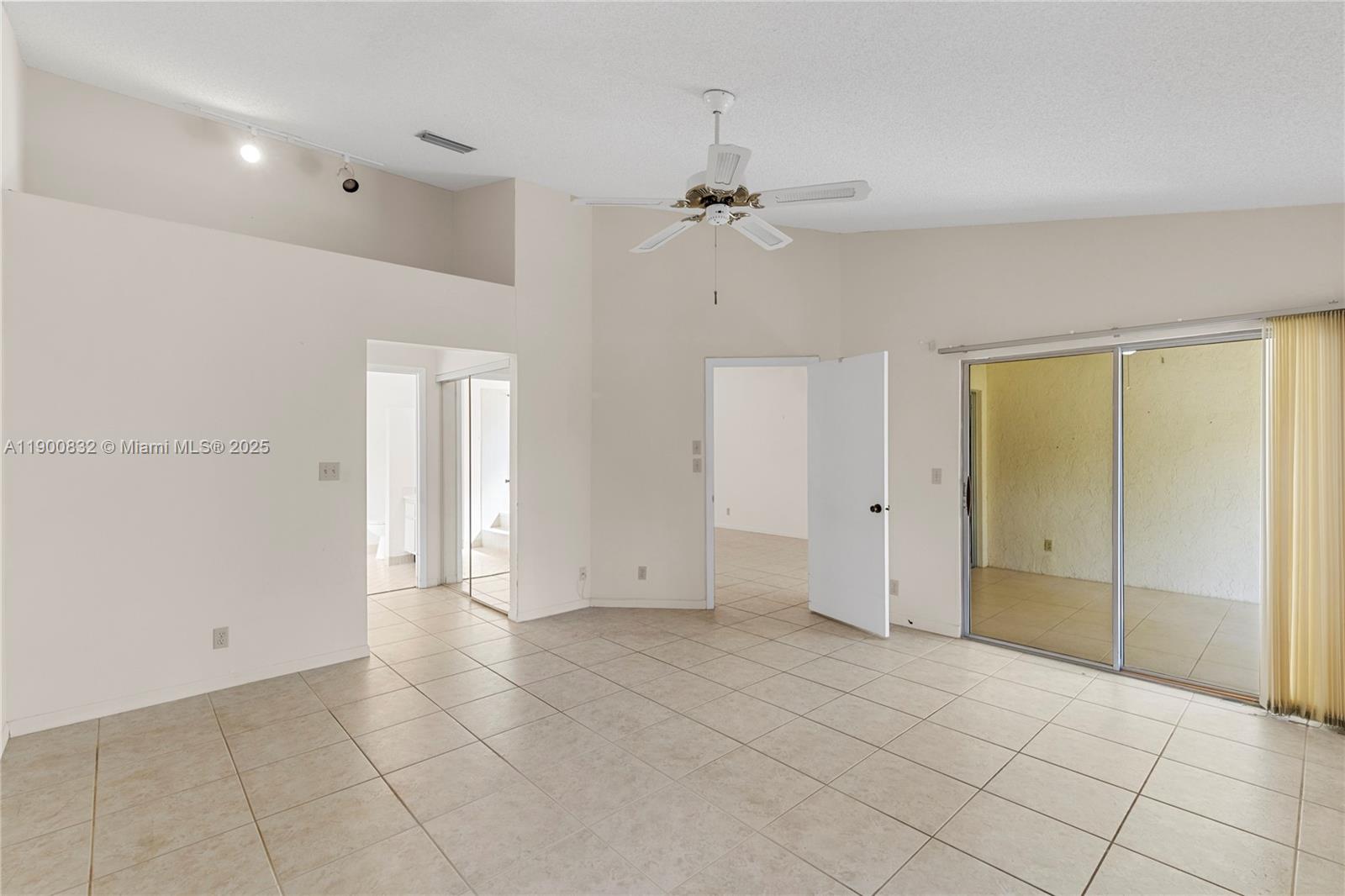 LANDINGS ON CYPRESS GREEN - Residential