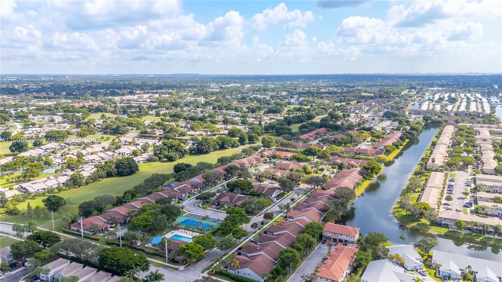 LANDINGS ON CYPRESS GREEN - Residential