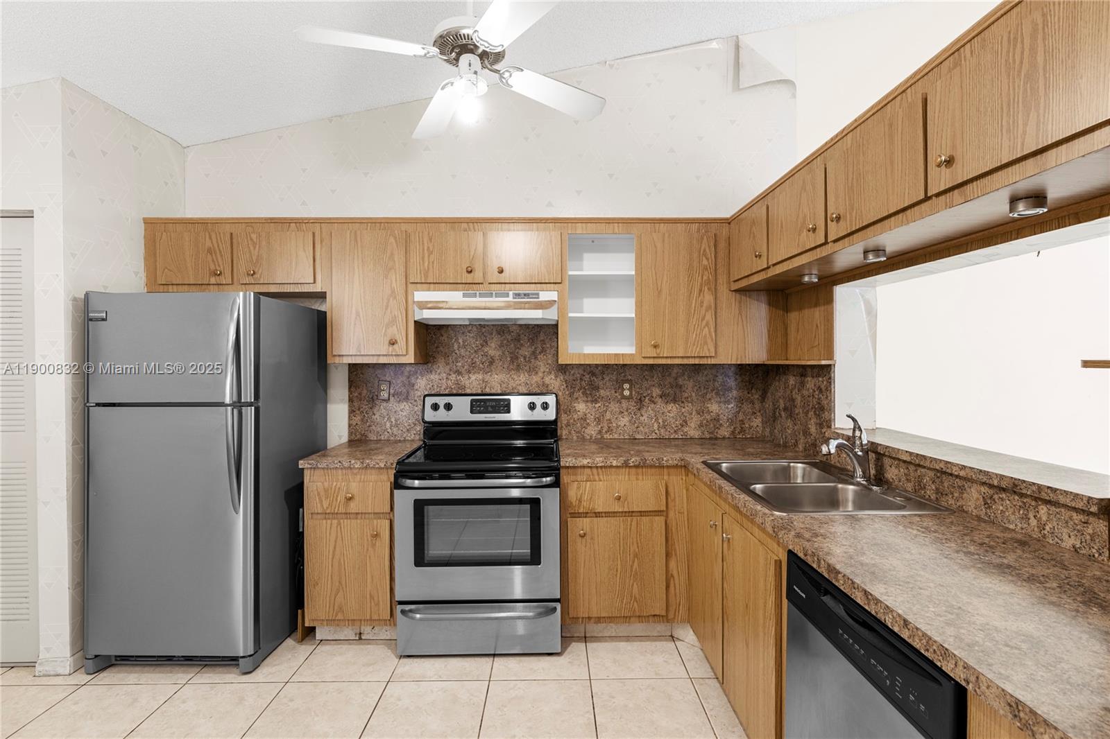 View photos, virtual tours, details... 6050 NW 92nd Ave