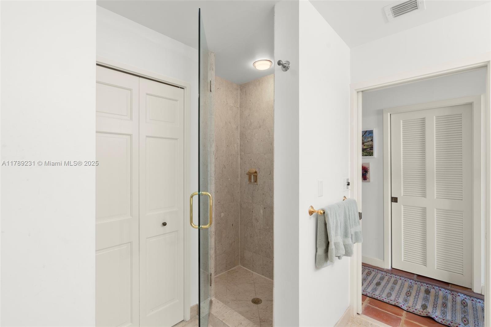 SEASIDE CONDO - Residential