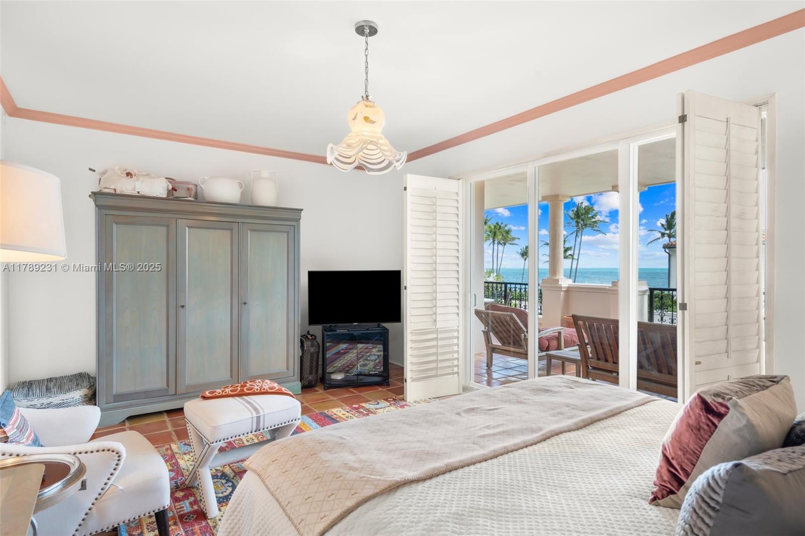 SEASIDE CONDO - Residential