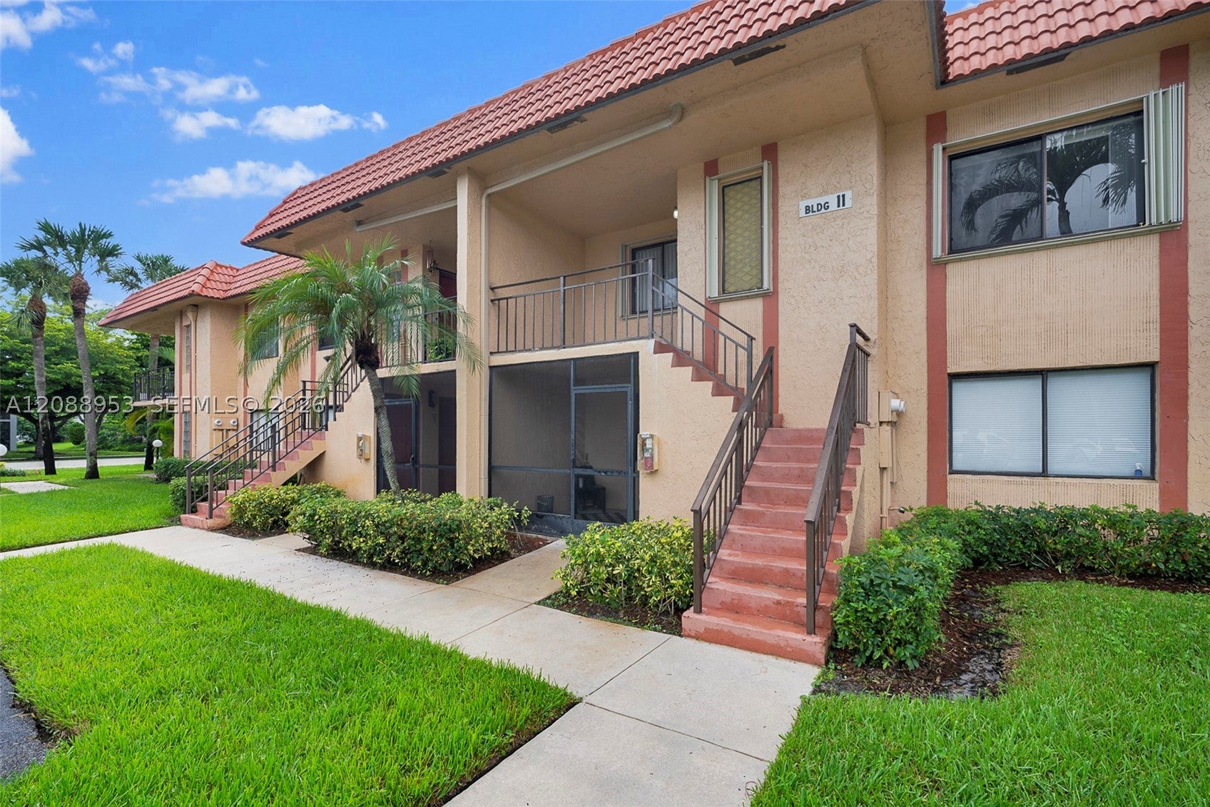 150 Lakeview Dr 203