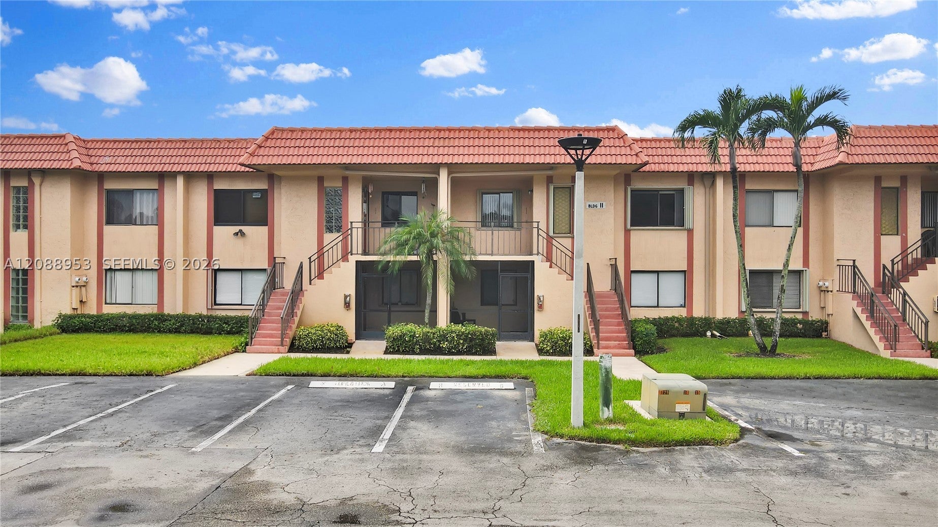 150 Lakeview Dr 203