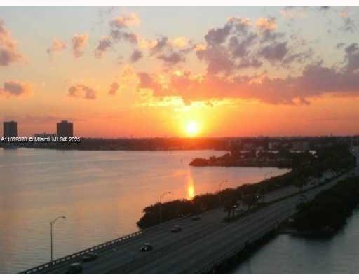 7904 West Dr 401, North Bay Village, Miami-Dade County, Florida - 1 Bedrooms  
1 Bathrooms - 