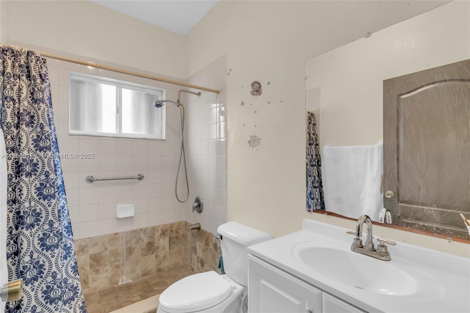 SILVER PALM LAKE - Residential