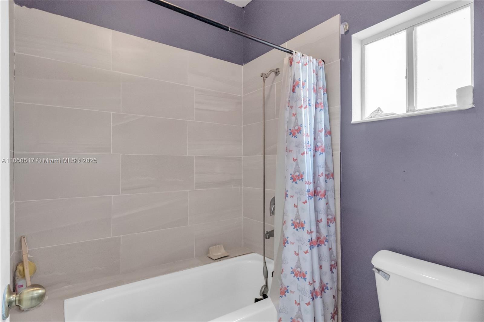 SILVER PALM LAKE - Residential