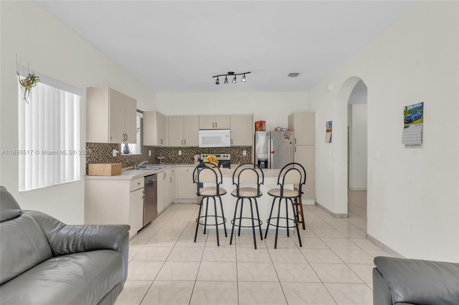 SILVER PALM LAKE - Residential