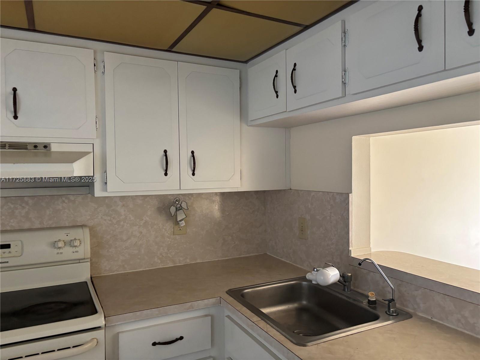 Property for Sale at 3774 Inverrary Blvd 305P, Lauderhill, Miami-Dade County, Florida - Bedrooms: 1 
Bathrooms: 2  - $119,000
