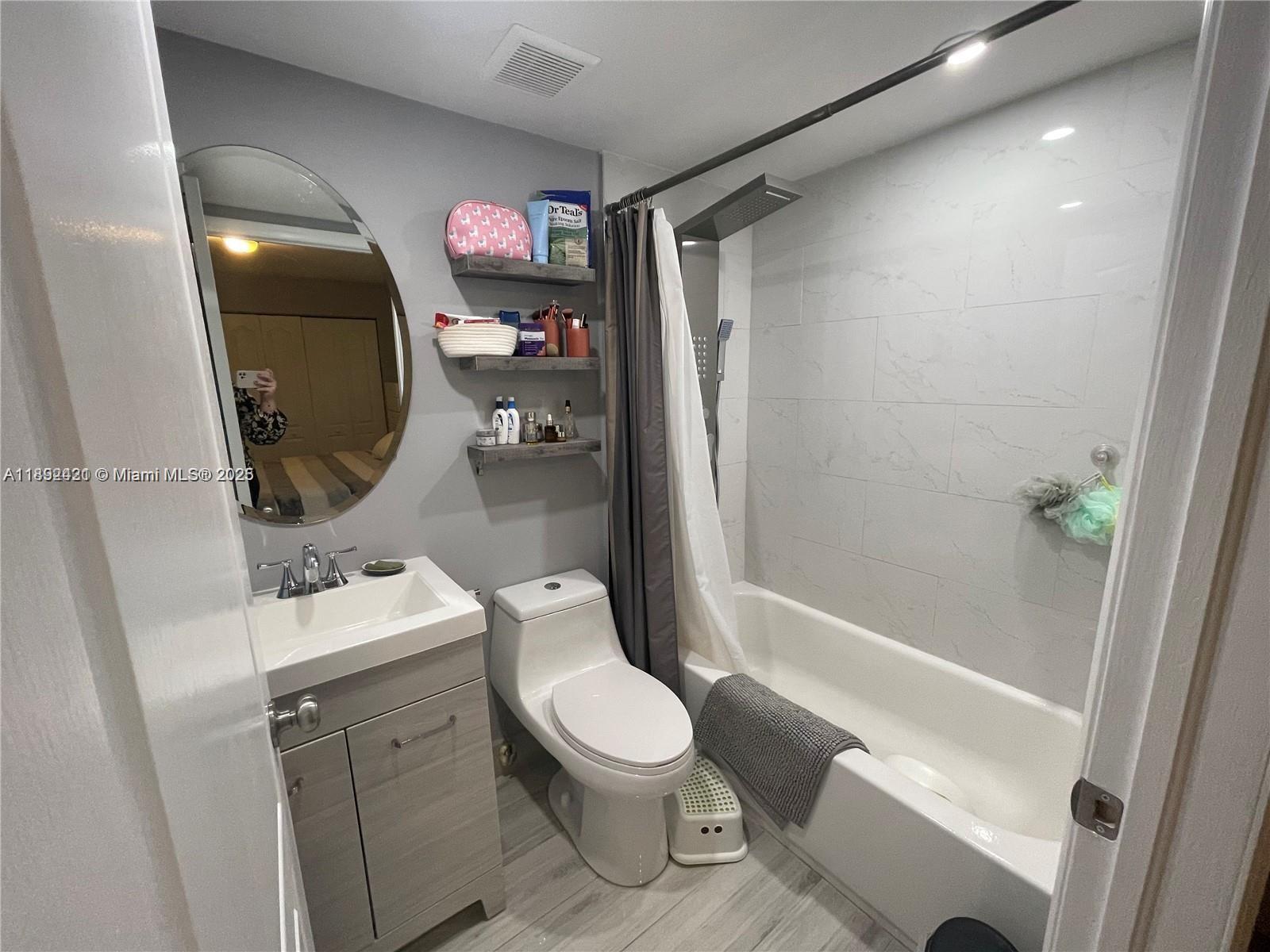 KEYSTONE POINT CONDO - Residential Lease