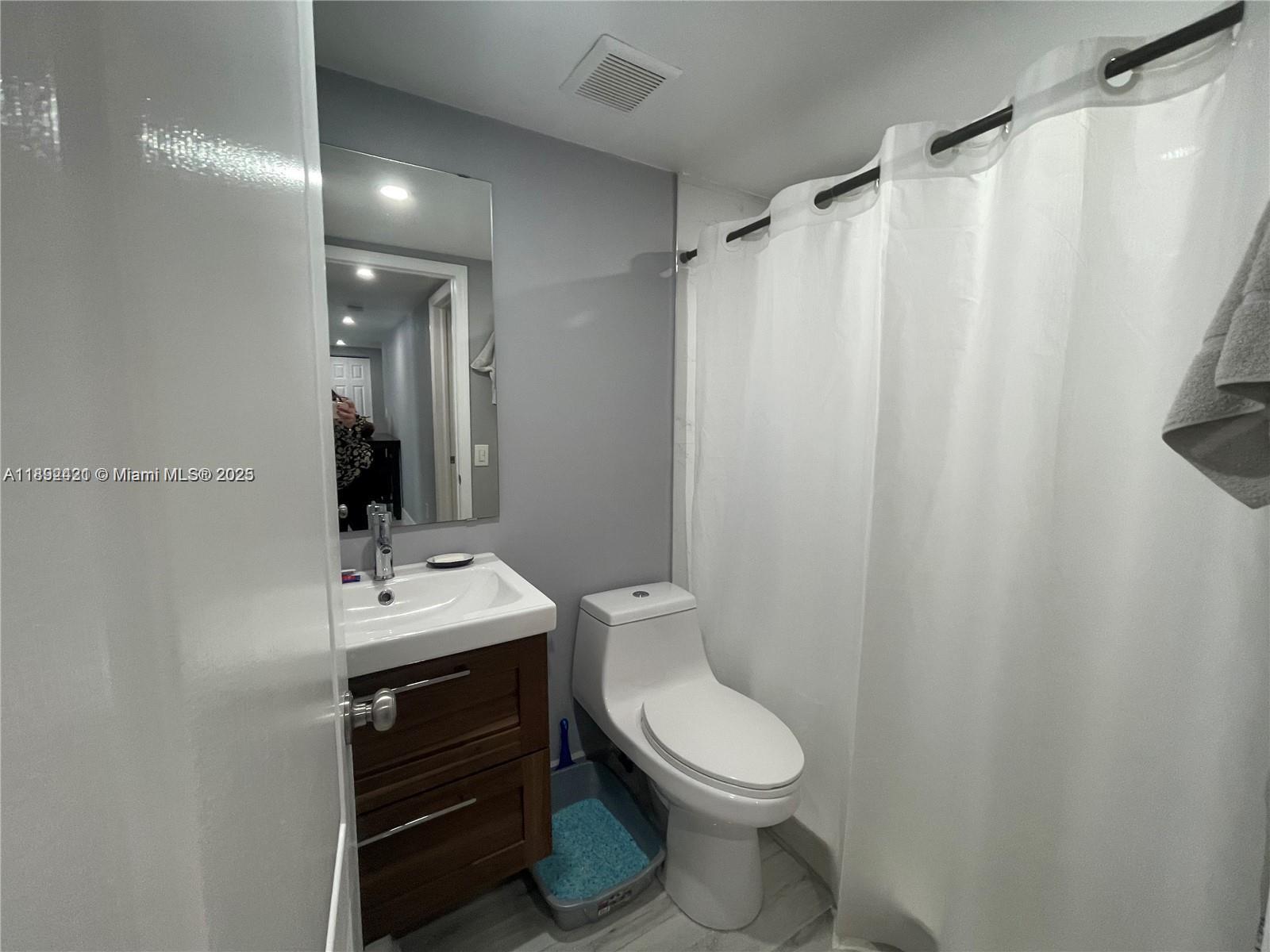 KEYSTONE POINT CONDO - Residential Lease