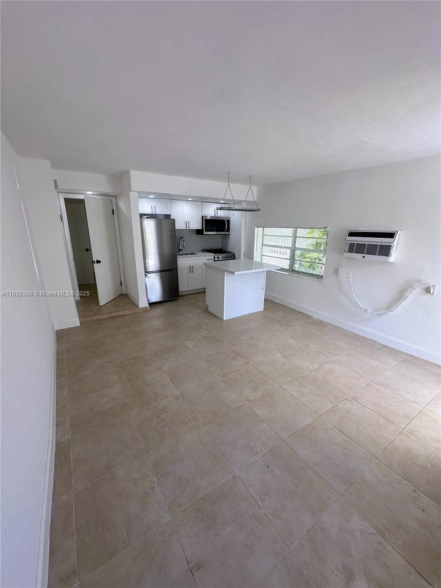 ALTOS DEL MAR NO 4 - Residential Lease