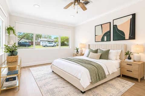 Tiny photo for 5810 SW 89th Court, Miami, FL 33173 (MLS # A12027549)