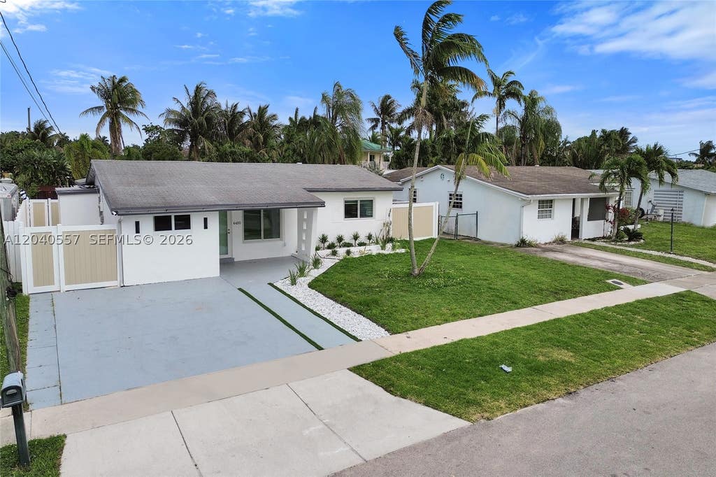 Photo of 4480 SW 34th Dr, Dania Beach, FL 33312 (MLS # A12040557)