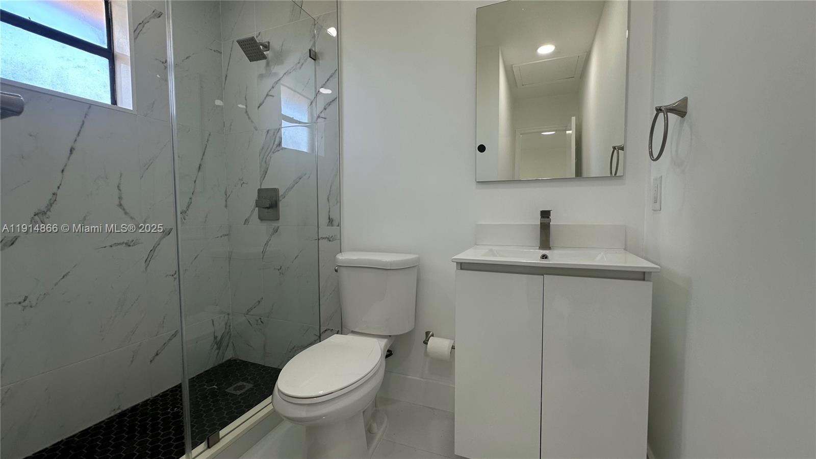 CORAL TERR SEC 1 - Residential Lease