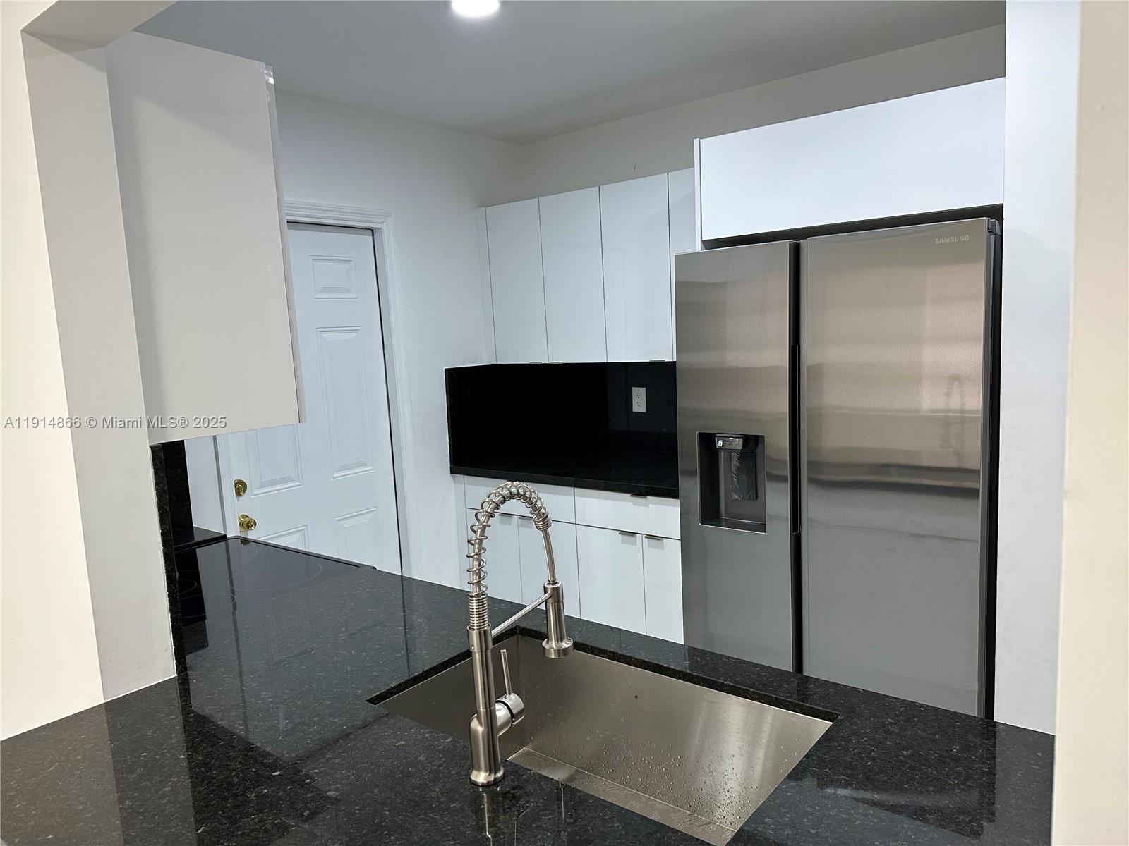 CORAL TERR SEC 1 - Residential Lease