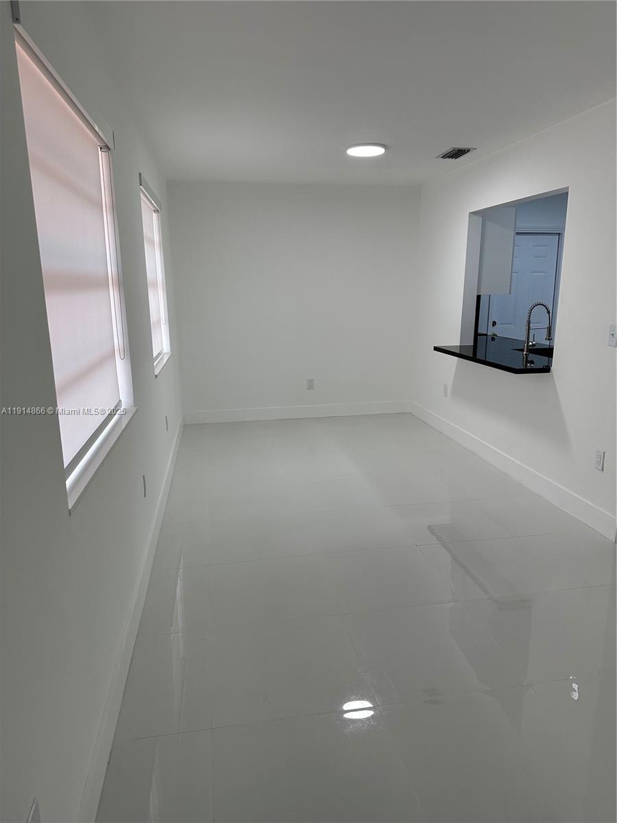 CORAL TERR SEC 1 - Residential Lease