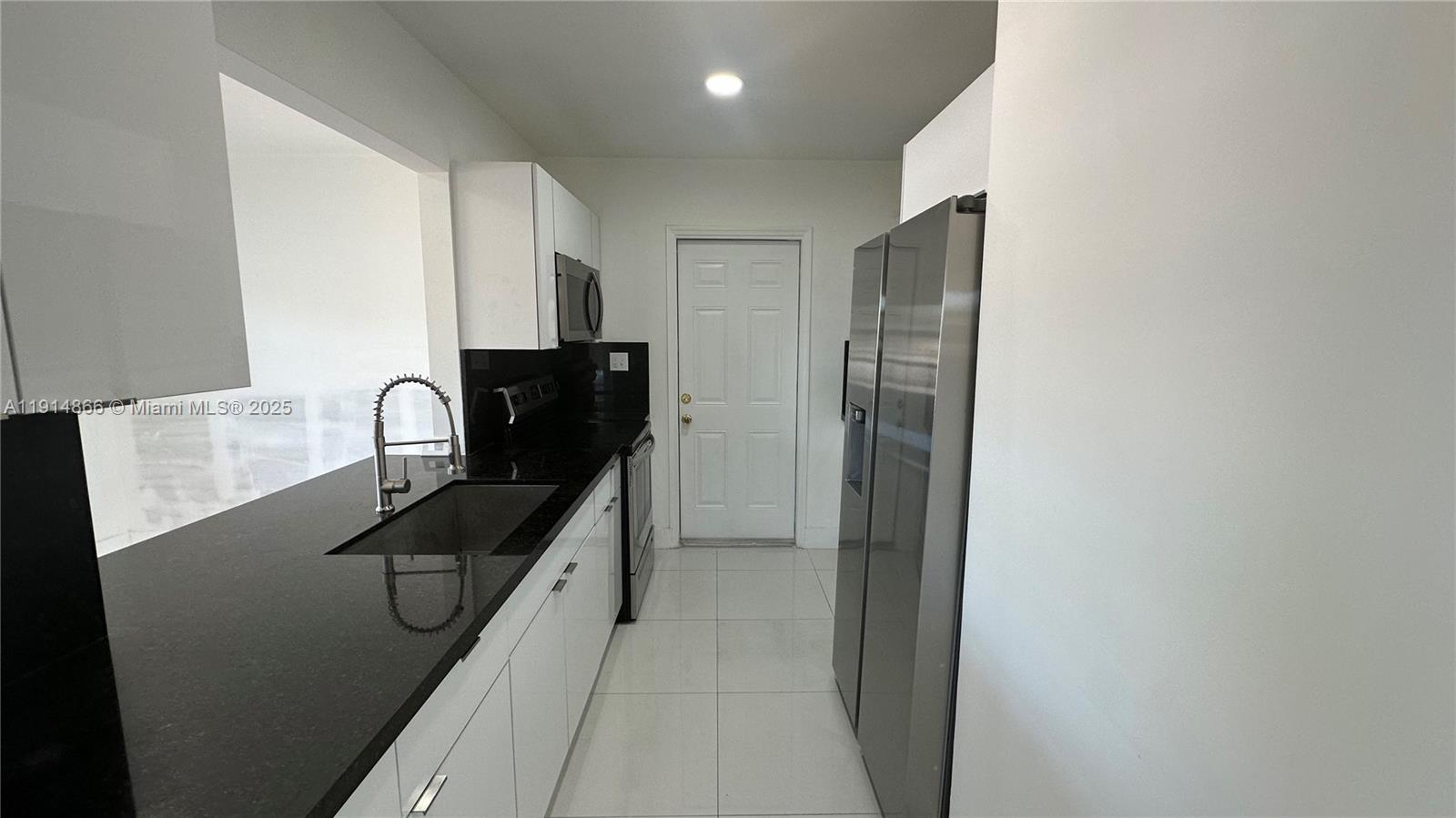 CORAL TERR SEC 1 - Residential Lease