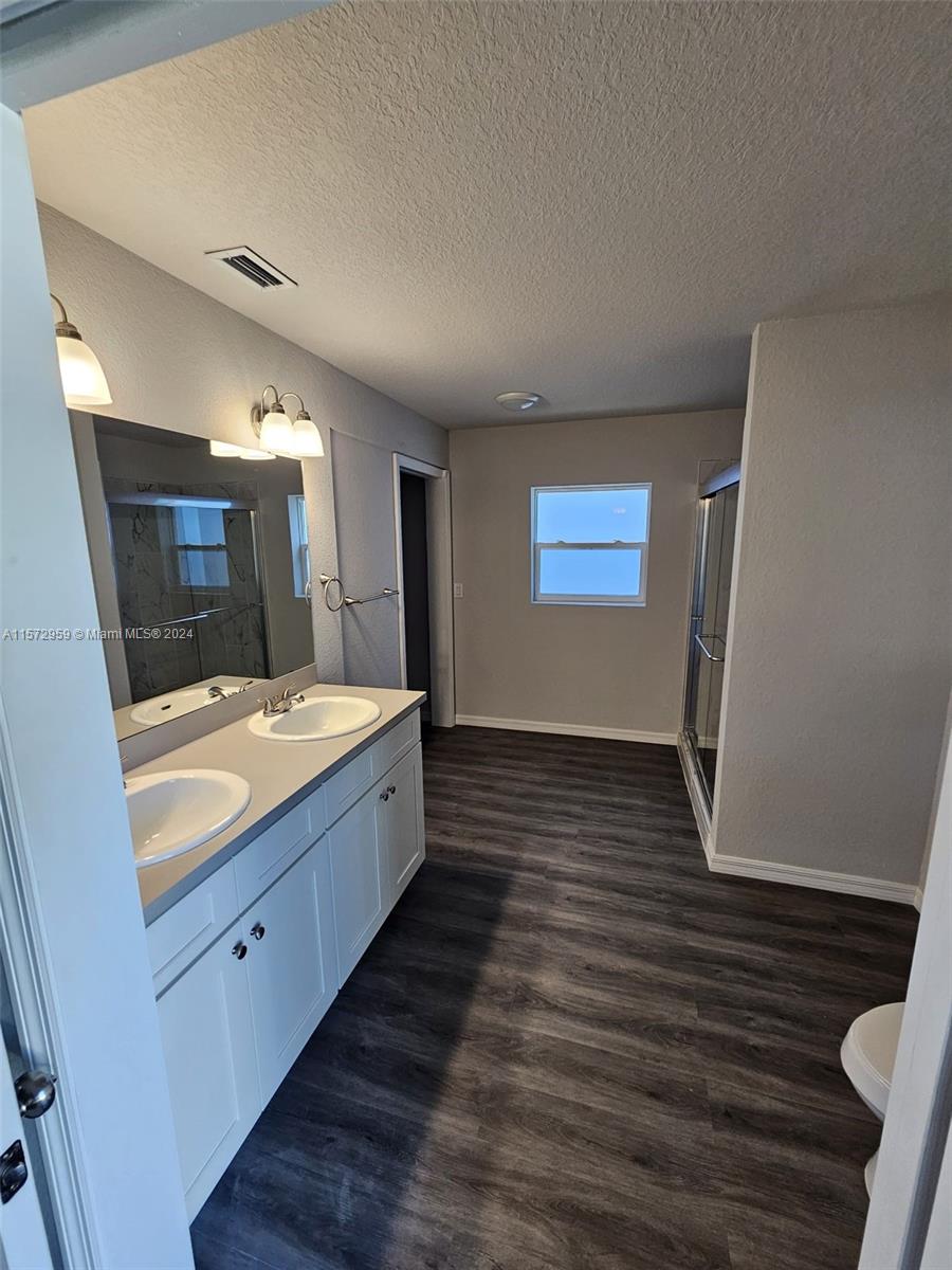 Las Villas at Kenilworth - Residential