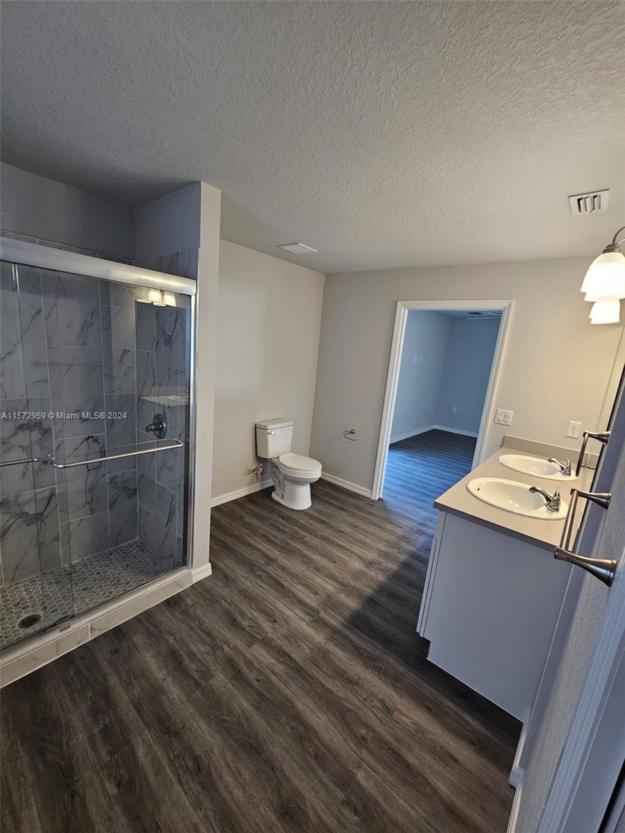 Las Villas at Kenilworth - Residential