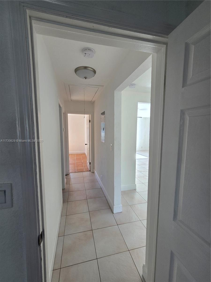 HOLLYWOOD LITTLE RANCHES - Residential