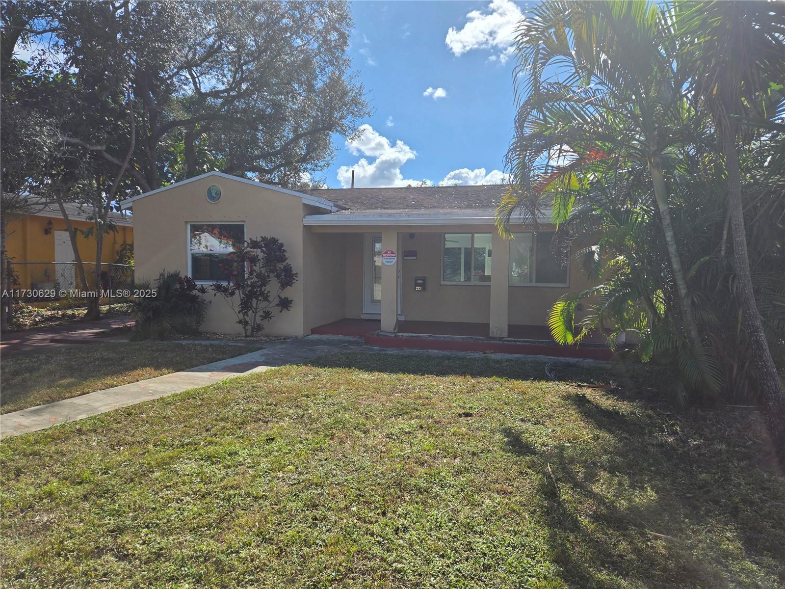 HOLLYWOOD LITTLE RANCHES - Residential