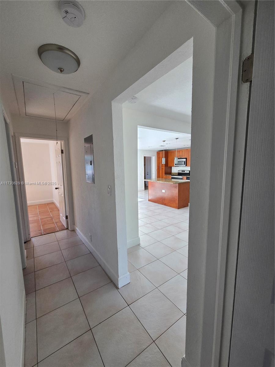 HOLLYWOOD LITTLE RANCHES - Residential